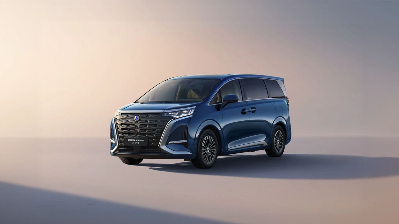 Denza D9 Performance