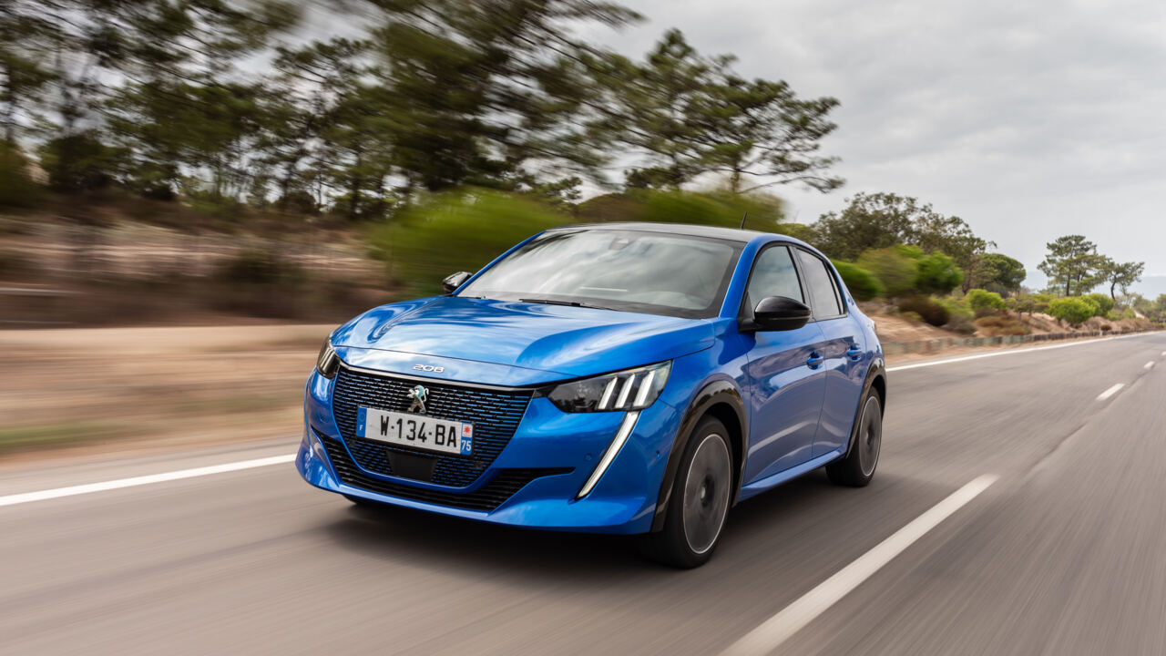 Peugeot e-208 GT