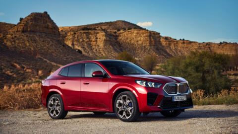 BMW iX2 xDrive30